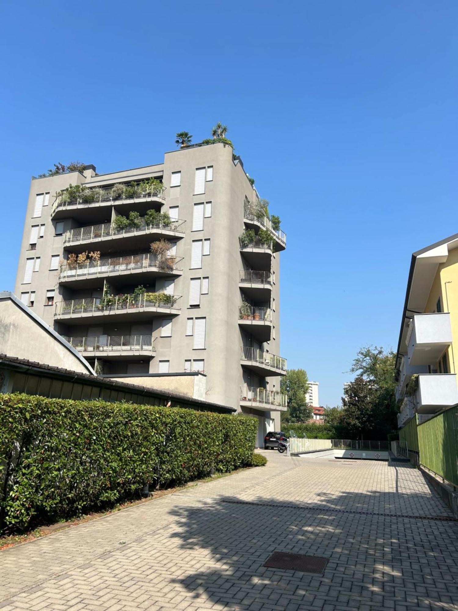 Aparthotel Fiftyfive-One Zuretti Milán Exterior foto